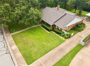 910 Rock Canyon Dr, Duncanville, TX 75137