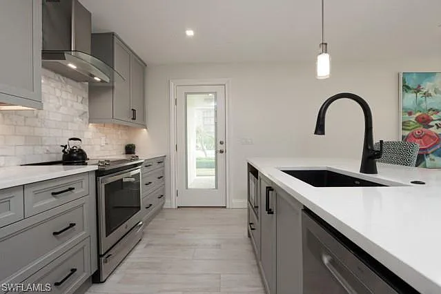 2850 Gulf Shore Blvd N #102 — Photo 11