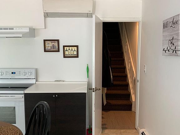 3rd image of 39 Ball Park Ln