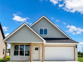 1733 Edens St, Gentry, AR 72734