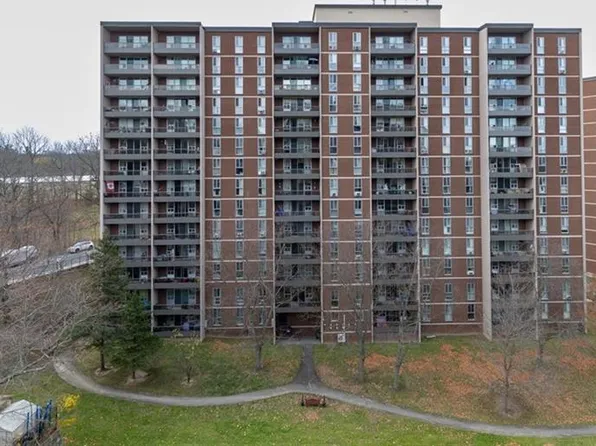 1950 Main St W #607, Hamilton, ON L8S 4M9