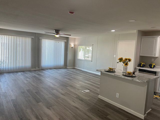 1st image of 880 N Lake St Space 86