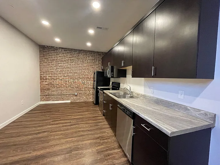 628 Park Ave — Photo 54