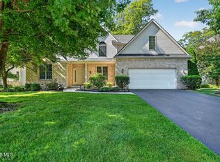8855 Walnut Trl, Sylvania, OH 43560