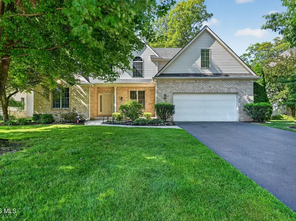 8855 Walnut Trl, Sylvania, OH 43560