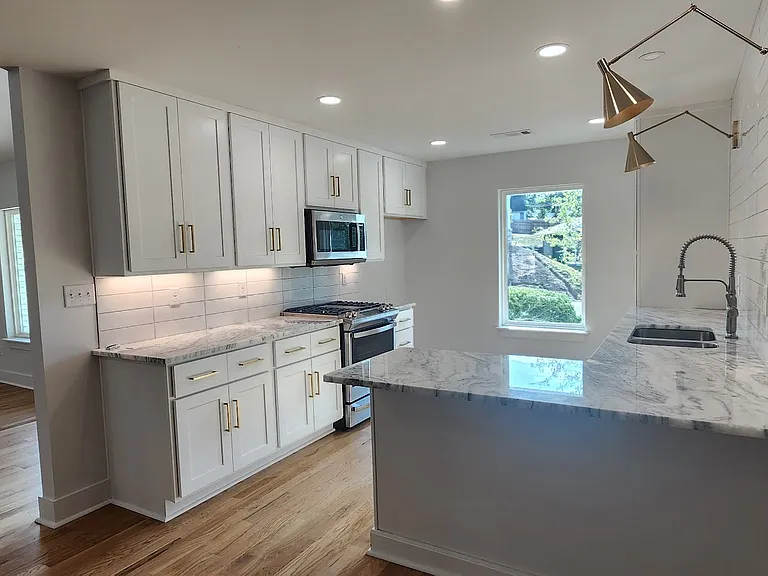 2916 Youngwood Rd — Photo 4