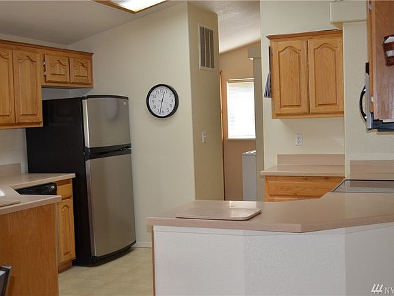 4th image of 1905 Daylily Ln SE