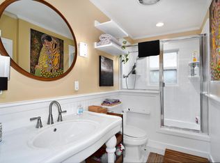 23023 Leonora Dr, Woodland Hills, CA 91367