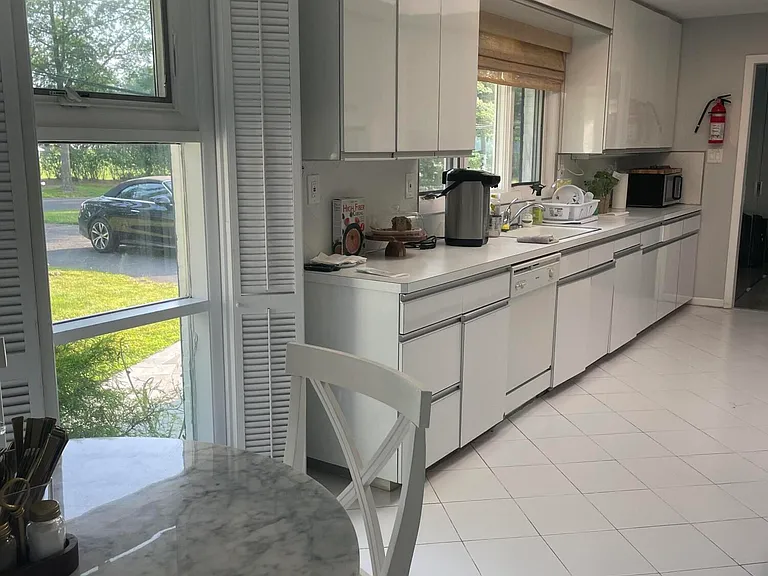 506 Roseld Ave — Photo 9