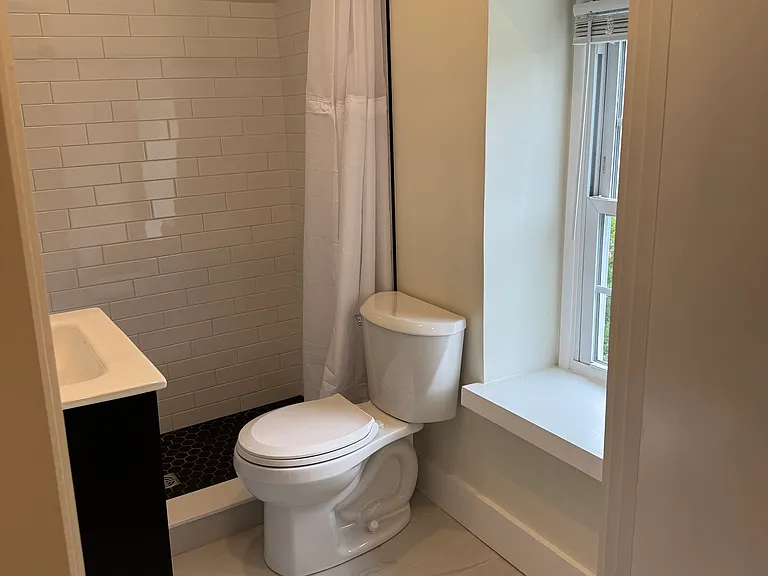 510 S State St #4 — Photo 11