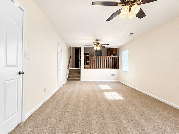 3rd image of 228 Solomon Dr