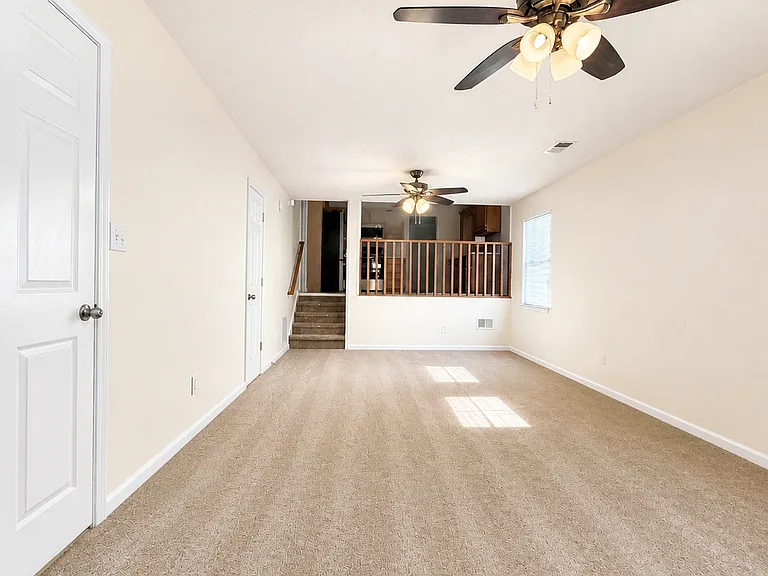 228 Solomon Dr — Photo 3