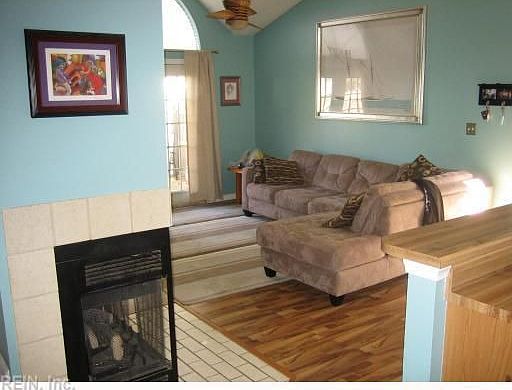 2nd image of 1755 Willow Creek Ct