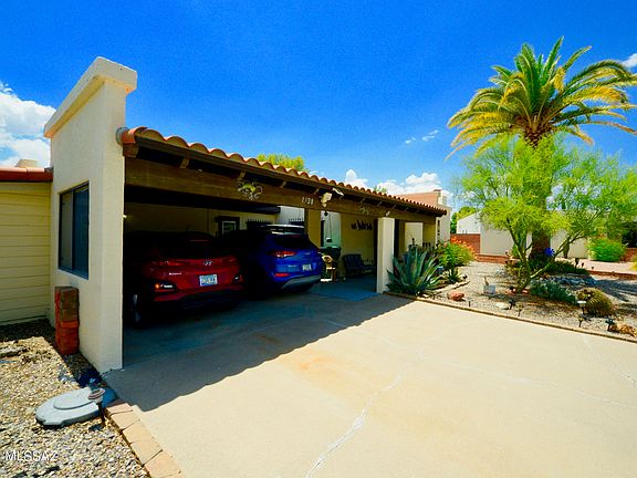 3rd image of 1928 S Abrego Dr