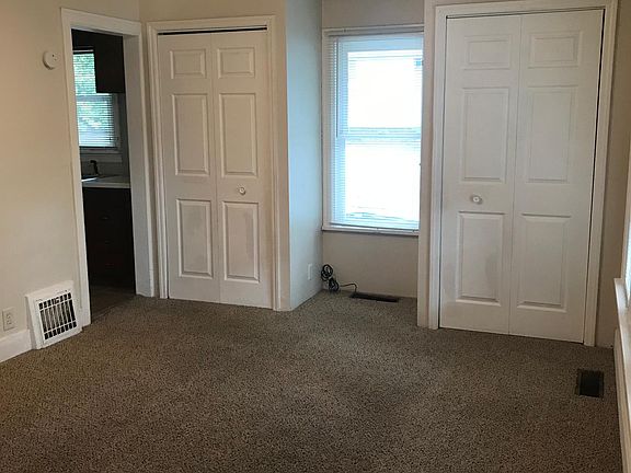 2nd image of 801 N Cedar Ave