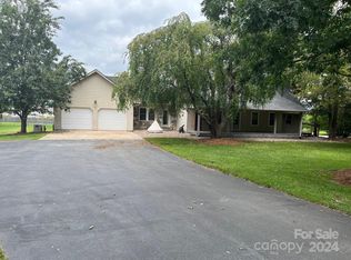 586 Butler Bridge Rd, Fletcher, NC 28732