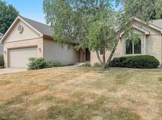 3408 Country Grove Dr, Madison, WI 53719