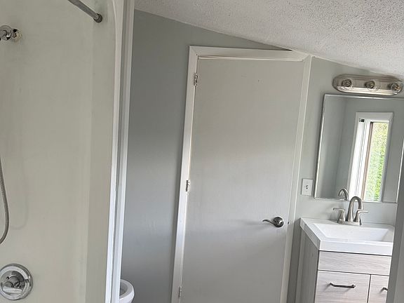 5th image of 1028 Glenna Dr