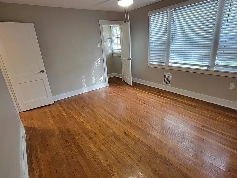 760-782 Shady Dr E — Photo 12