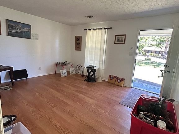 2nd image of 1704 Brougham Ct