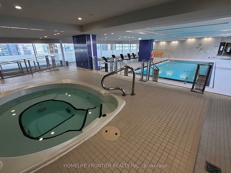 55 Bremner Blvd #2309 — Photo 15