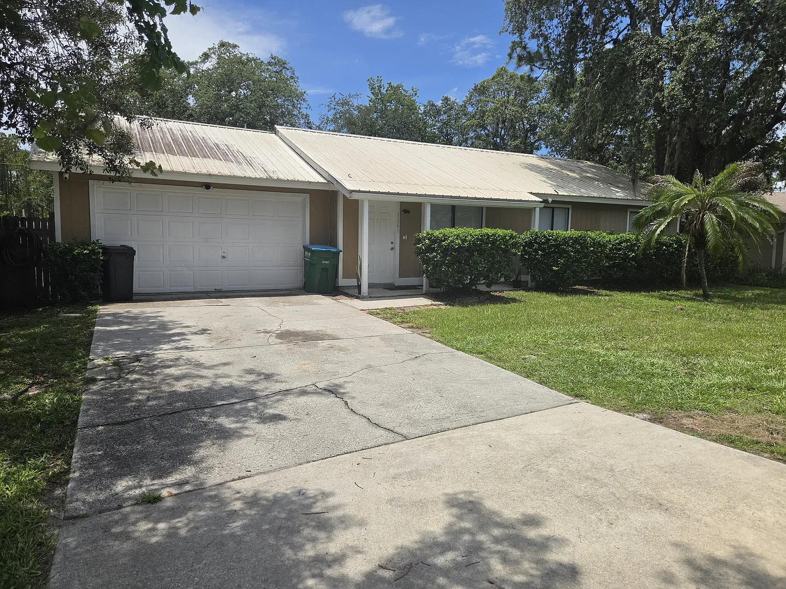 3 bed, 1040 sqft, $1,850 — Photo 1