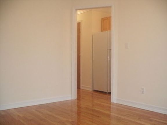 4th image of 236 E 23rd St APT 4C