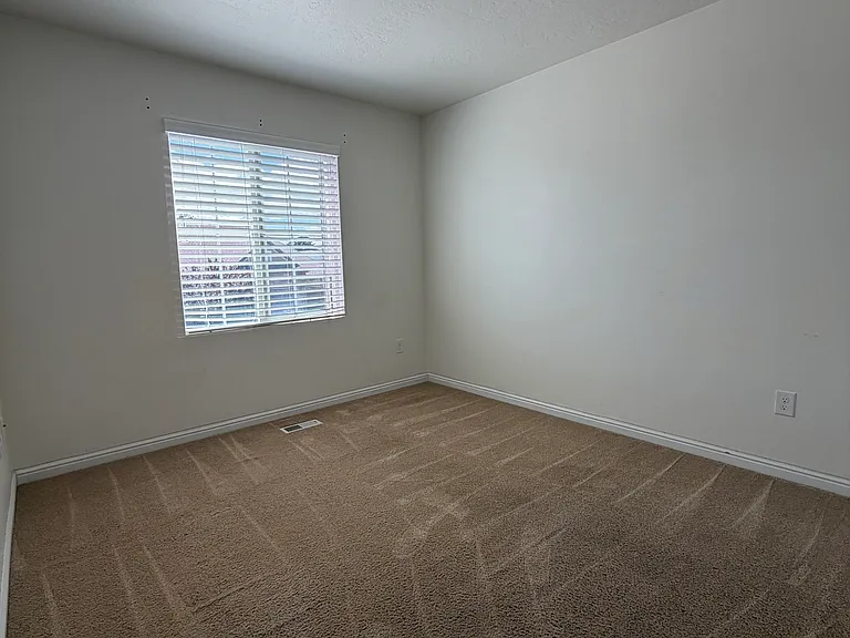 2288 W 5180 S — Photo 16