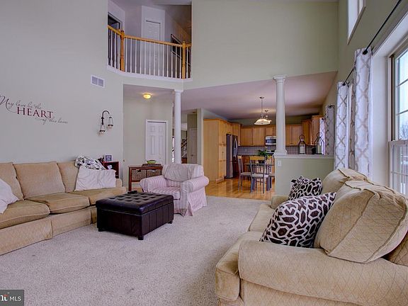 5th image of 241 Greystone Ln