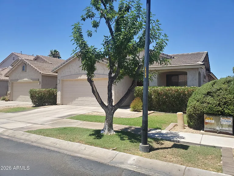 2430 E Darrel Rd — Photo 3