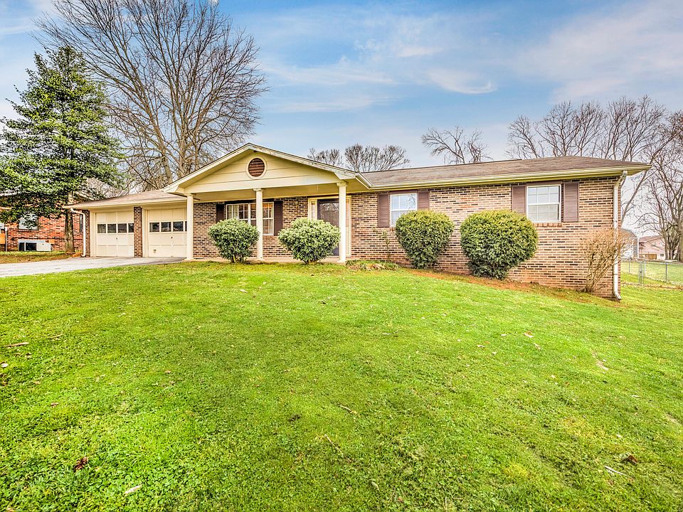 1st image of 400 Foster Dr