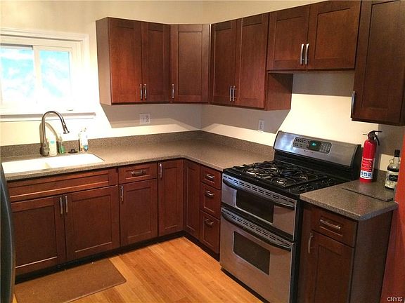 5th image of 183 Maple St