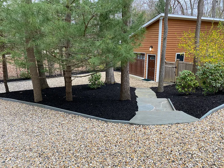 14 Hedges Banks Dr — Photo 23