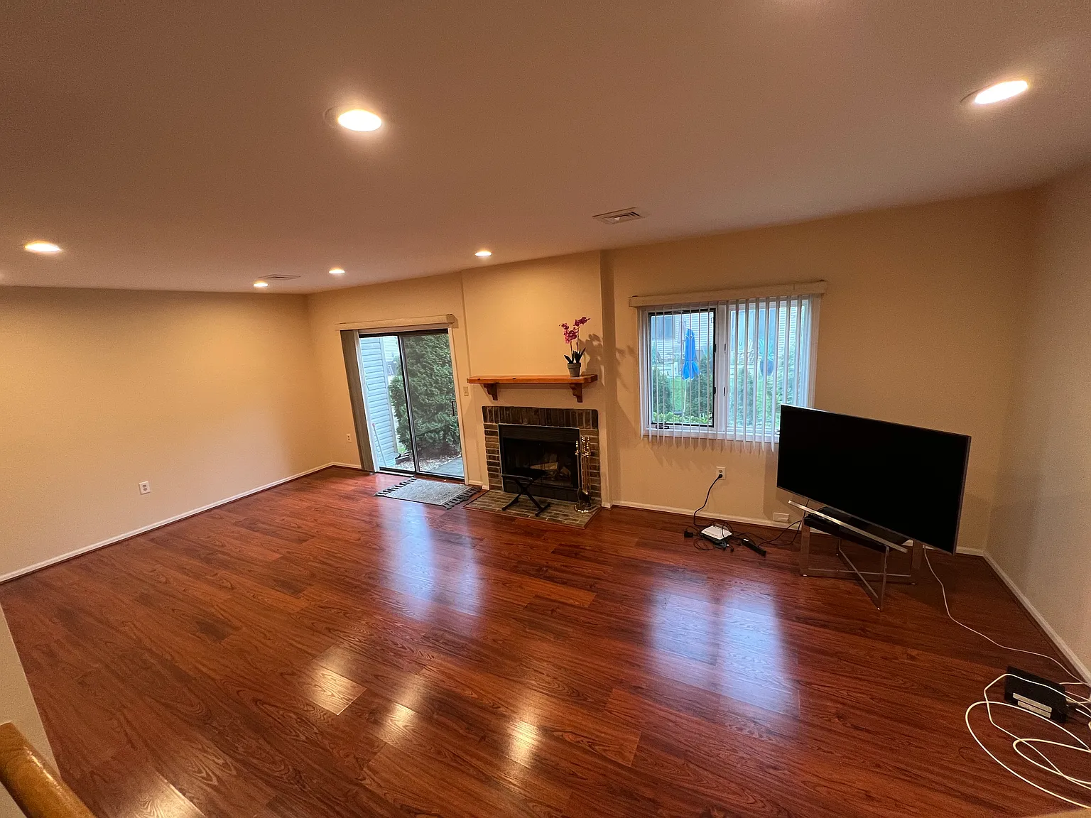 3 bed, 1775 sqft, $3,700 — Photo 3