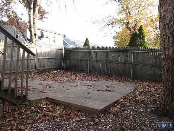 5th image of 248 22nd Ave