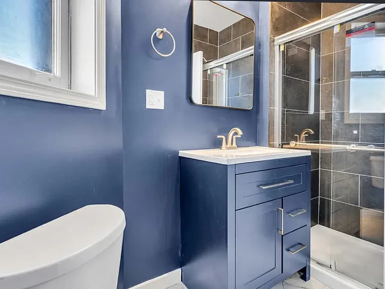 2717 W Peterson Ave #2 — Photo 4