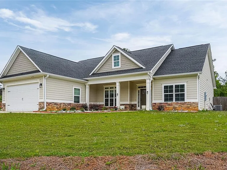 80 Whitley Ct — Photo 2