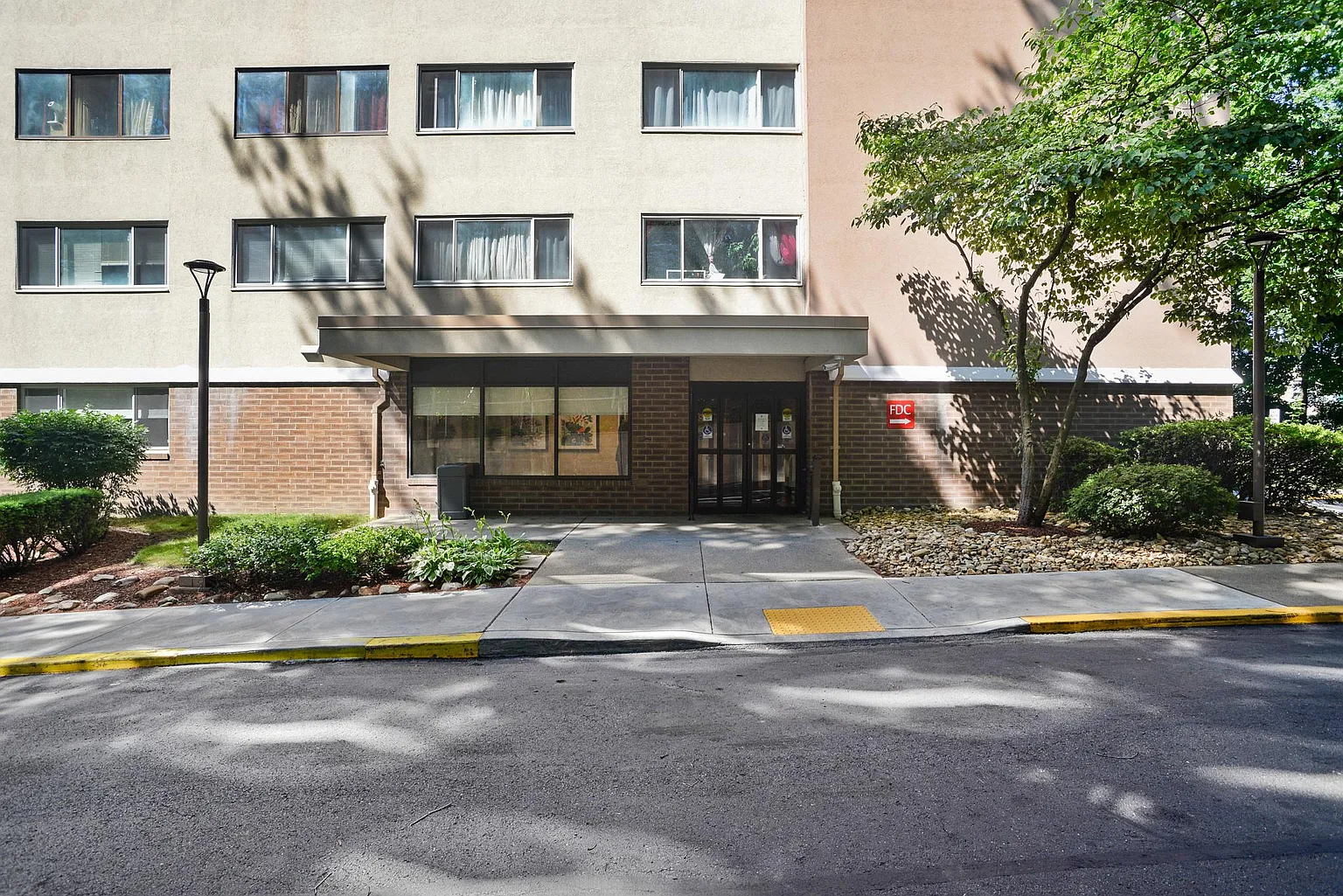 612 Hillsboro St #1B-1Ba-800Sqft photo 1