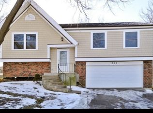 205 Chase Ct, Bolingbrook, IL 60440