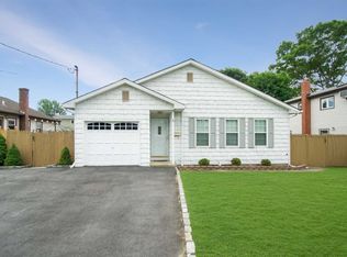 34 Broadway, West Babylon, NY 11704
