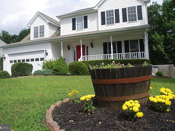 2nd image of 8504 S Oaks Ct