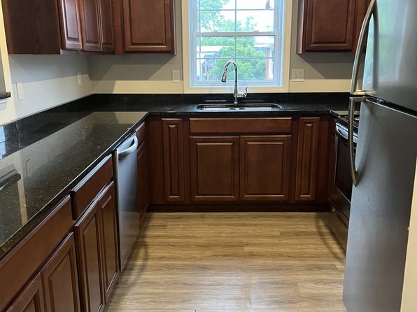 35 Main St #3
