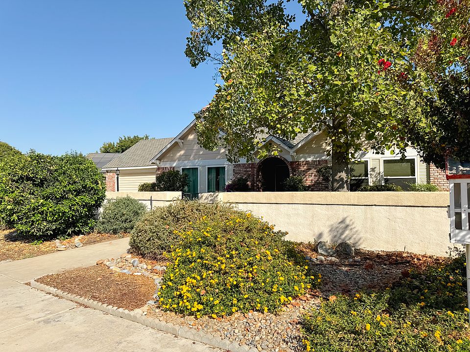 1st image of 1944 S Hillcrest Dr