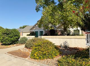 1944 S Hillcrest Dr, Visalia, CA 93292
