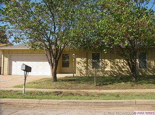 10927 E 39th St, Tulsa, OK 74146