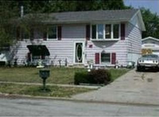 7519 Chase St, Merrillville, IN 46410