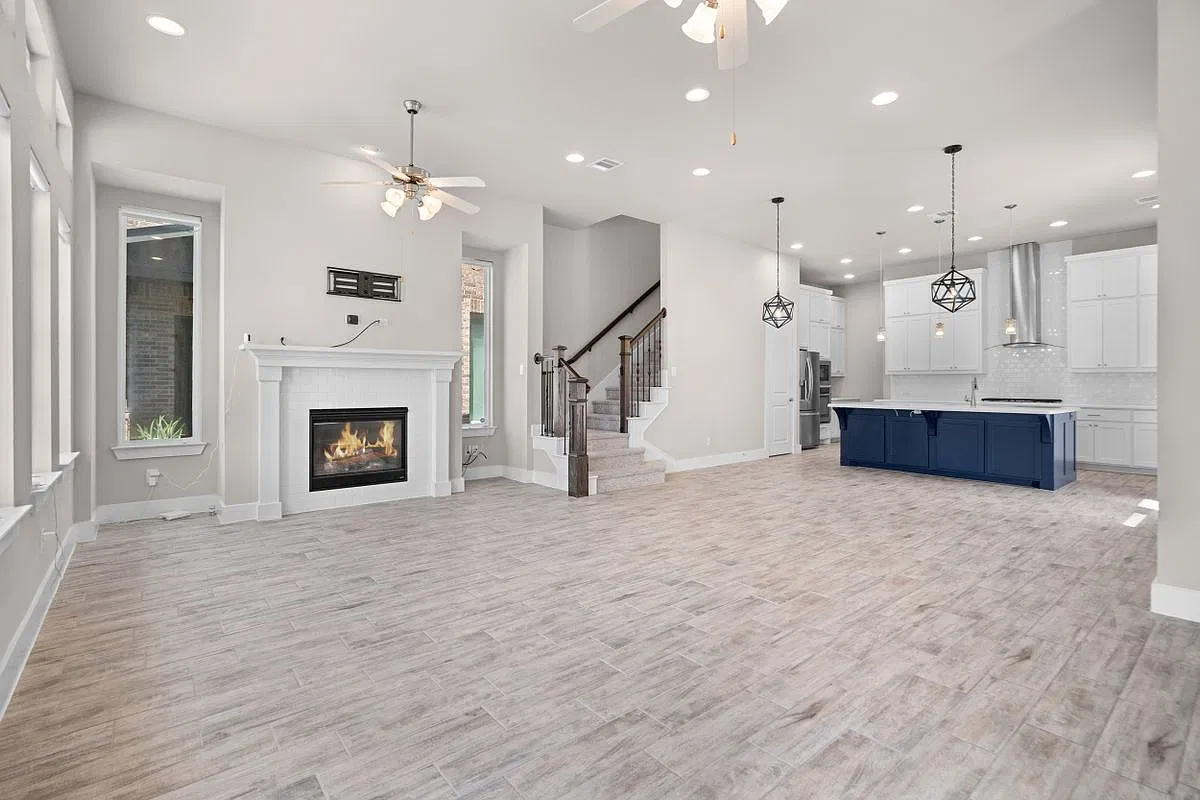 4 bed, 4.0 bath, 3091 sqft, $4,200 — Photo 3