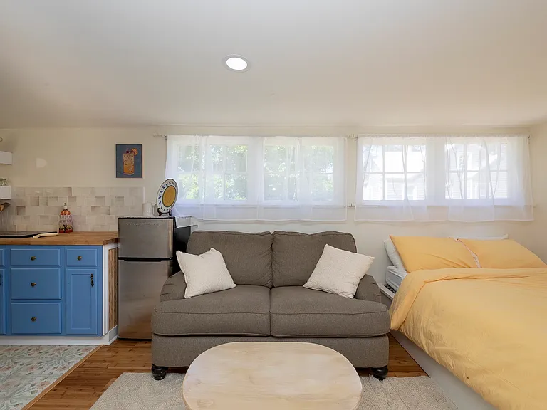 1836 E Gwinnett St #B — Photo 3