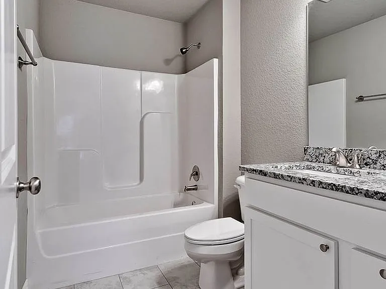 121 Carrington Ave #B — Photo 14