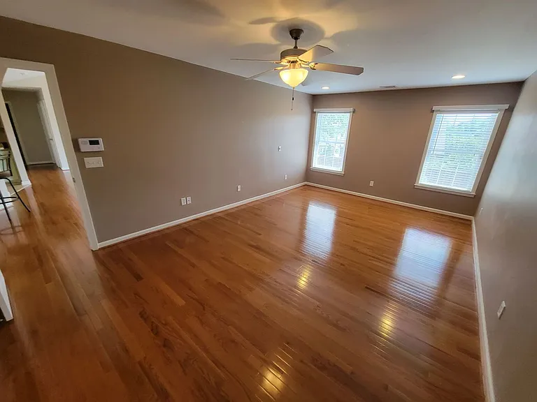 104 Stone Cottage Dr — Photo 8